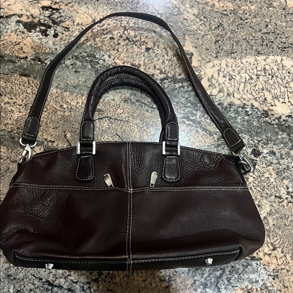 Elegant Brown Leather Handbag - Picture 2 of 8